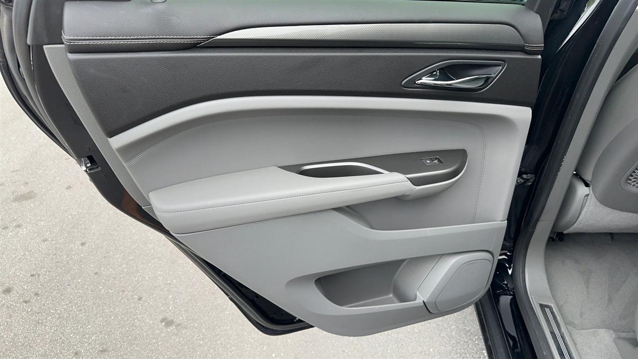 Cadillac SRX FWD 4dr Base 2012