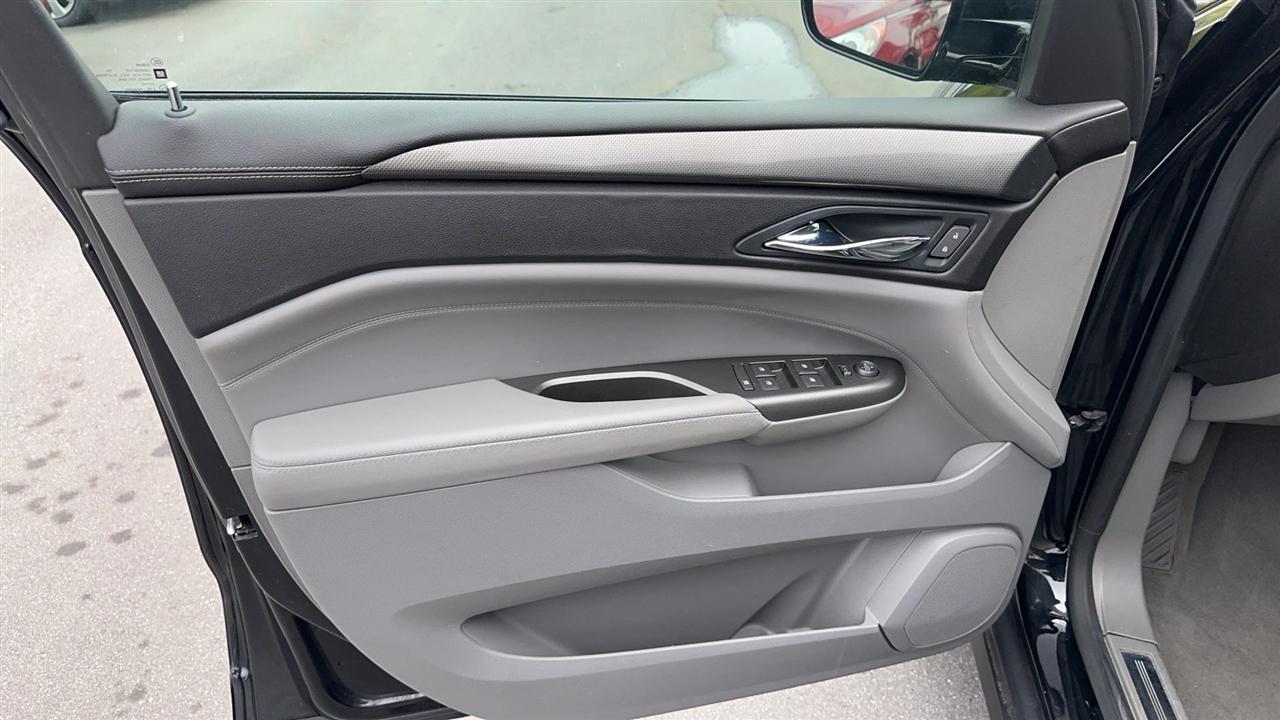 Cadillac SRX FWD 4dr Base 2012