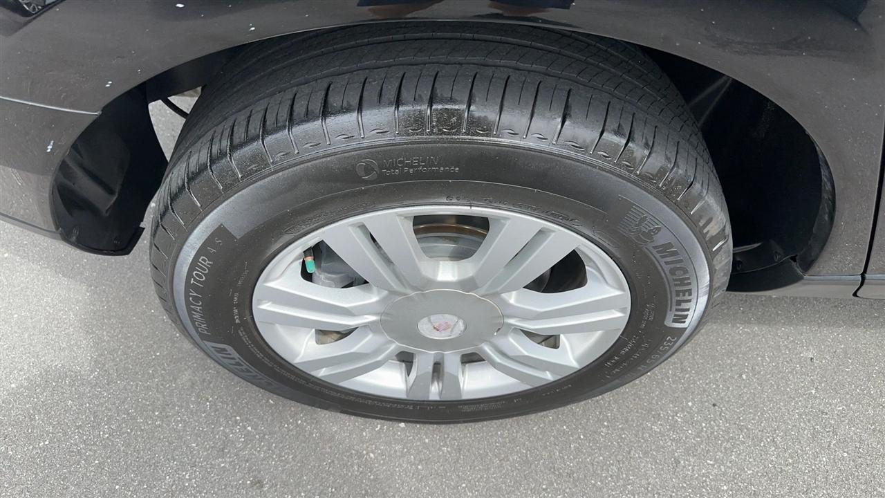 Cadillac SRX FWD 4dr Base 2012