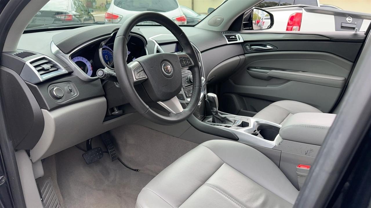 Cadillac SRX FWD 4dr Base 2012