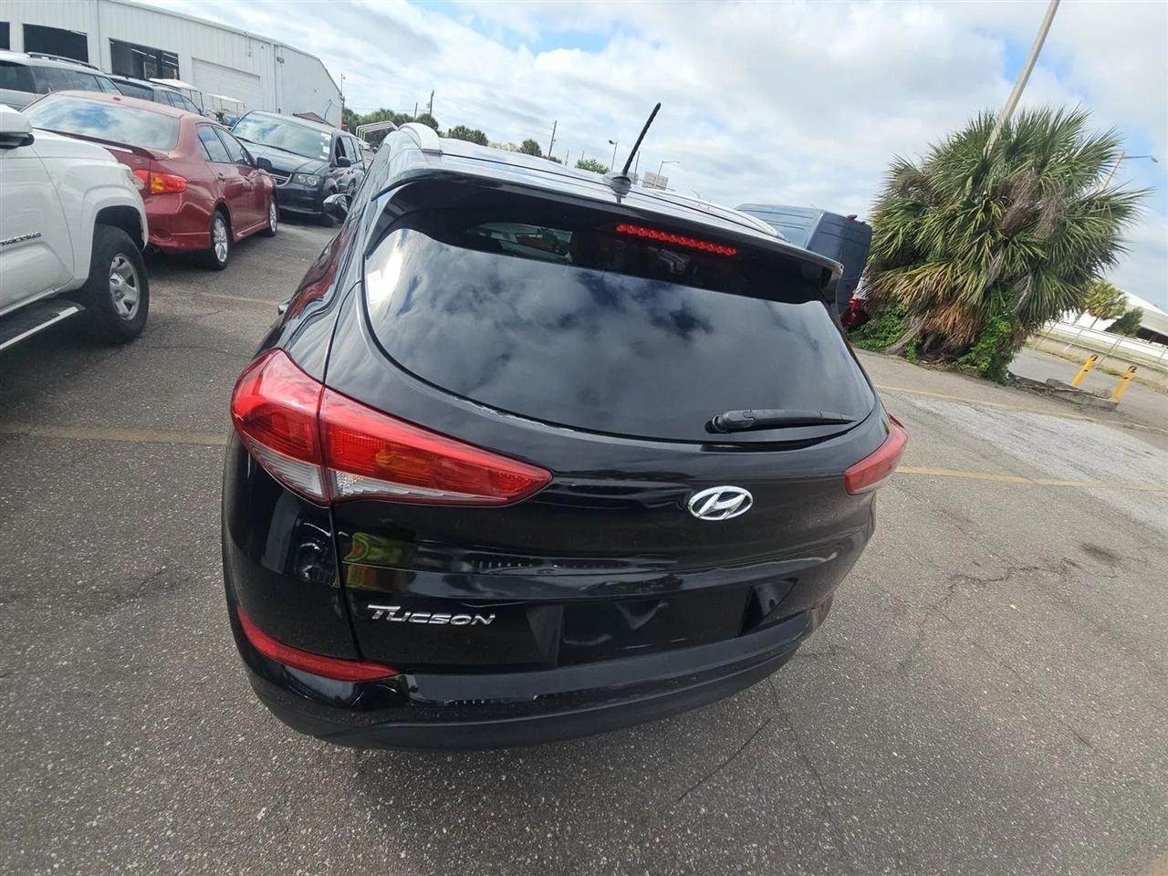 Hyundai Tucson FWD 4dr SE 2016