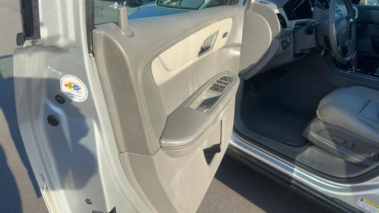 Chevrolet Traverse FWD 4dr LT w/2LT 2017