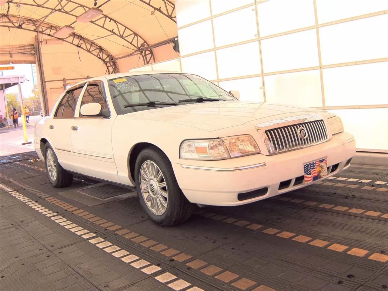Mercury Grand Marquis 4dr Sdn LS 2011