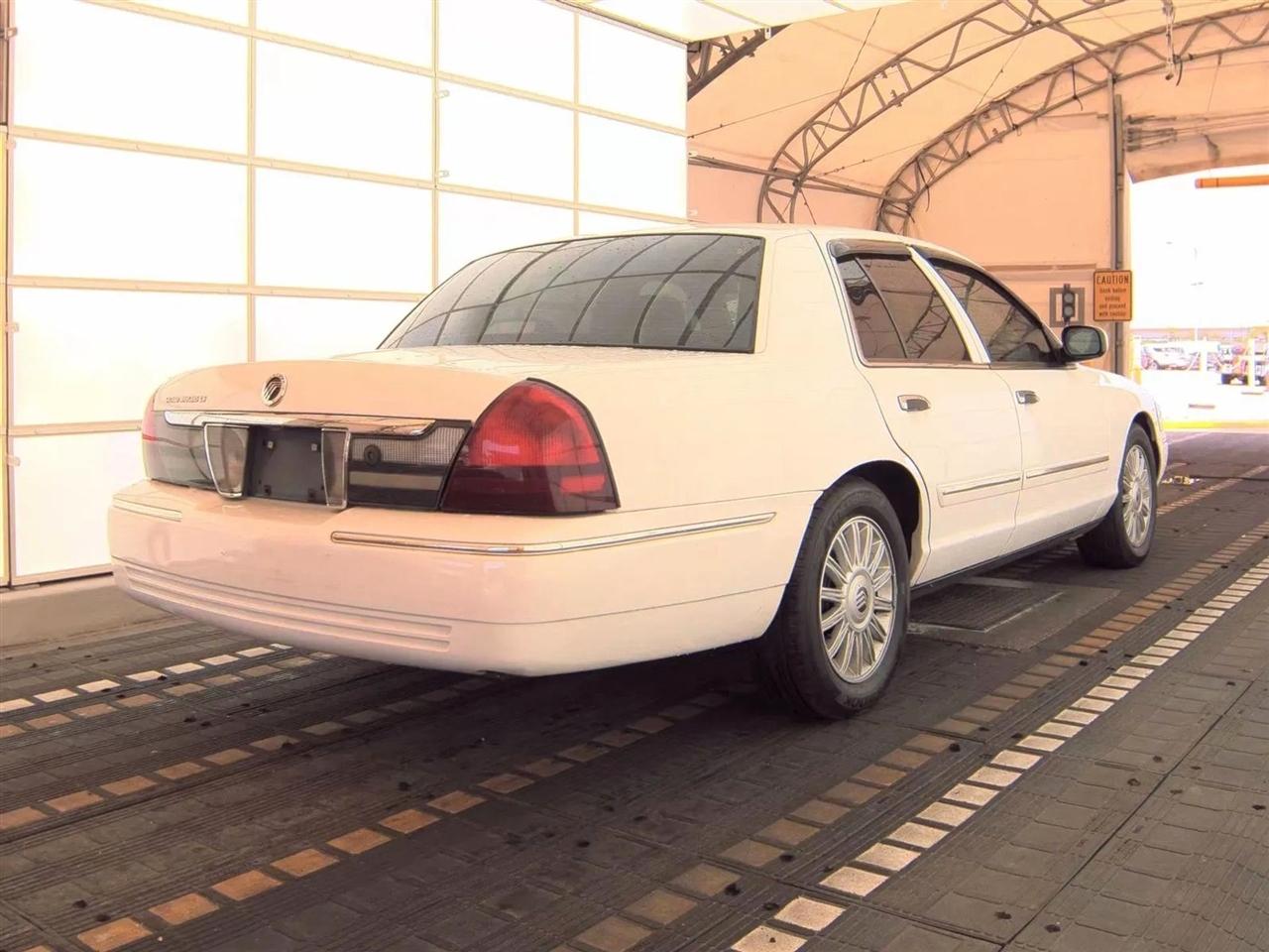 Mercury Grand Marquis 4dr Sdn LS 2011