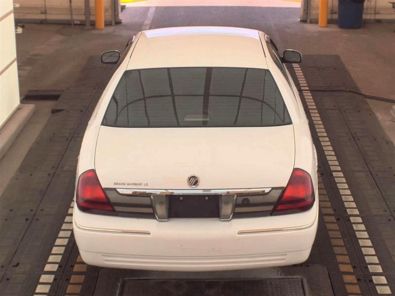 Mercury Grand Marquis 4dr Sdn LS 2011