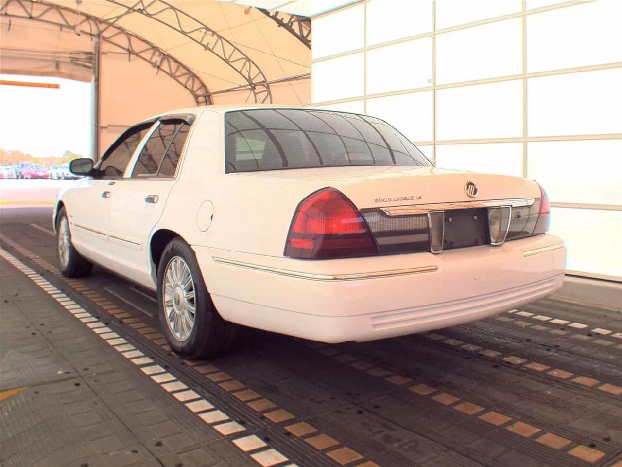 Mercury Grand Marquis 4dr Sdn LS 2011