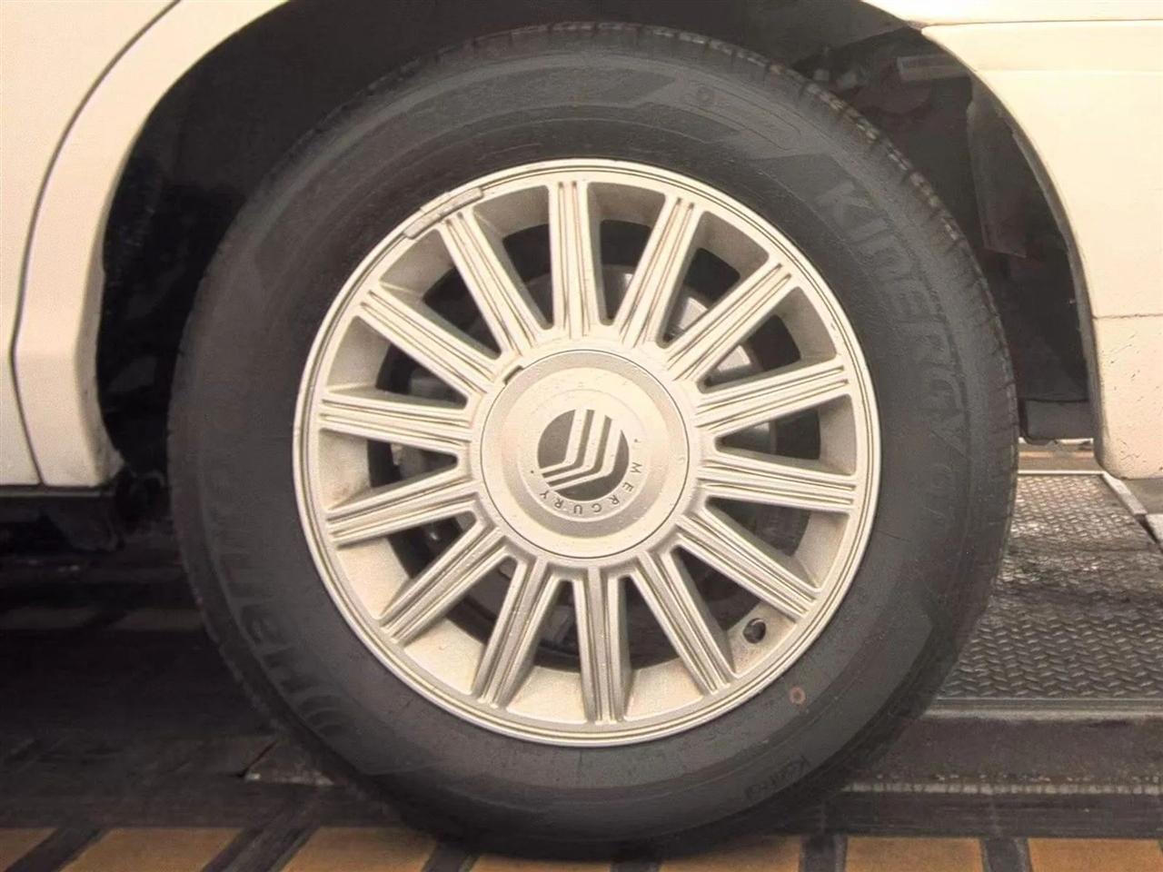 Mercury Grand Marquis 4dr Sdn LS 2011