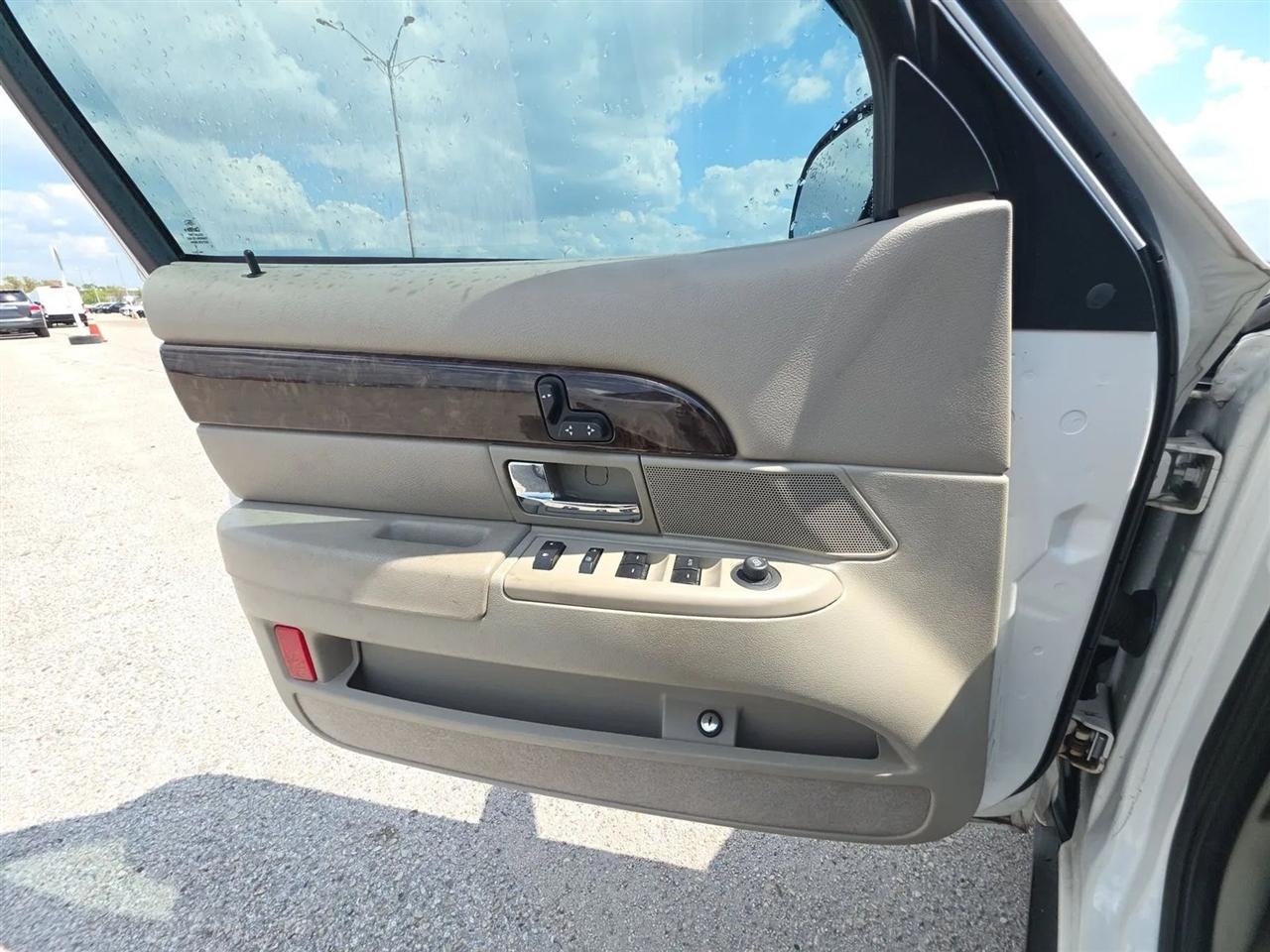 Mercury Grand Marquis 4dr Sdn LS 2011