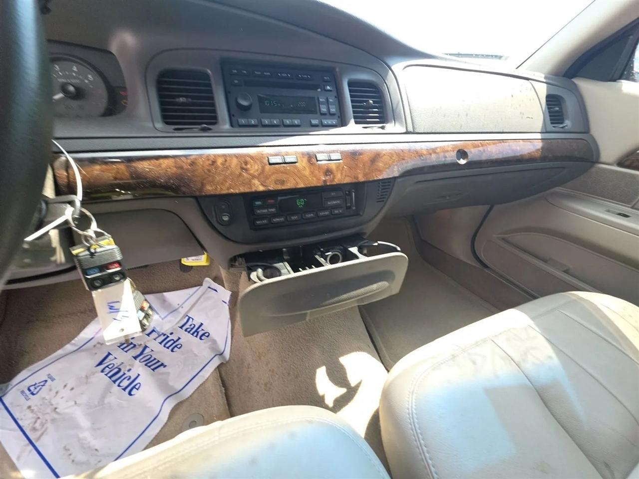 Mercury Grand Marquis 4dr Sdn LS 2011