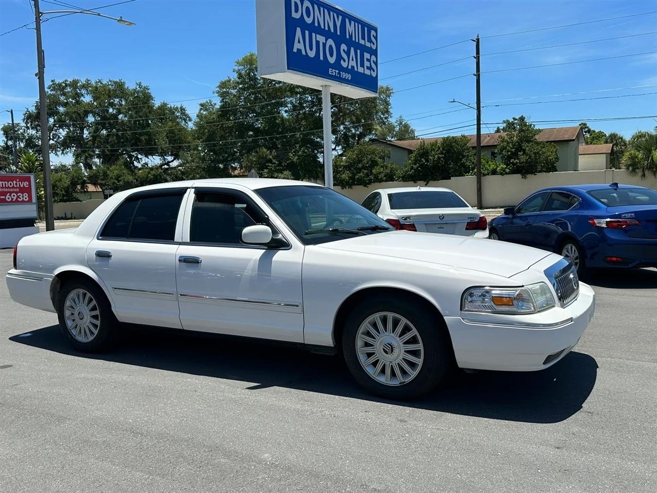 Mercury Grand Marquis 4dr Sdn LS 2011
