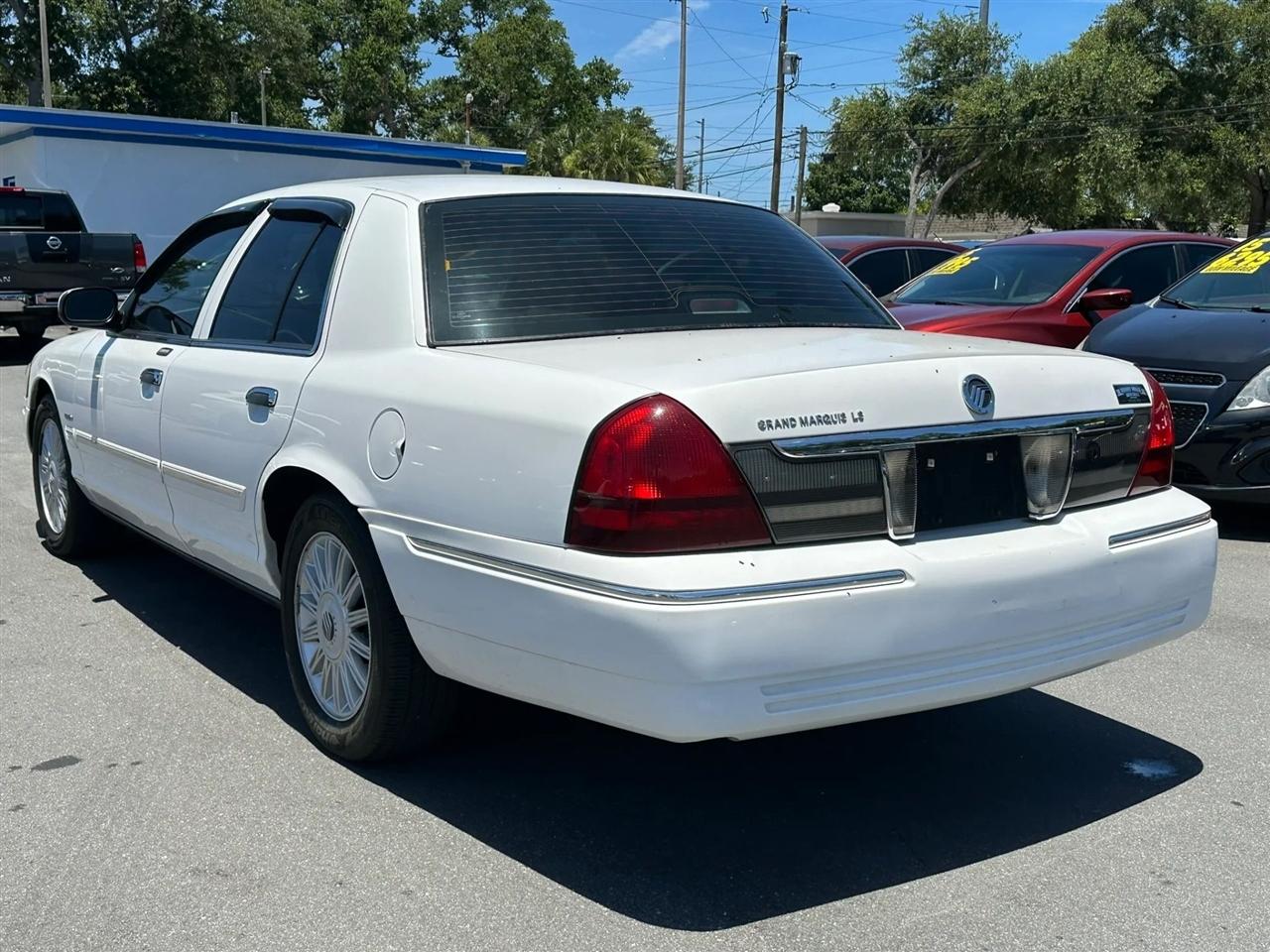 Mercury Grand Marquis 4dr Sdn LS 2011