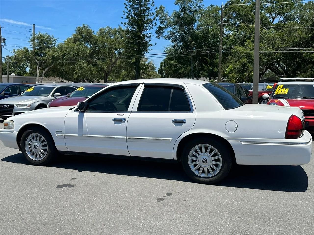 Mercury Grand Marquis 4dr Sdn LS 2011
