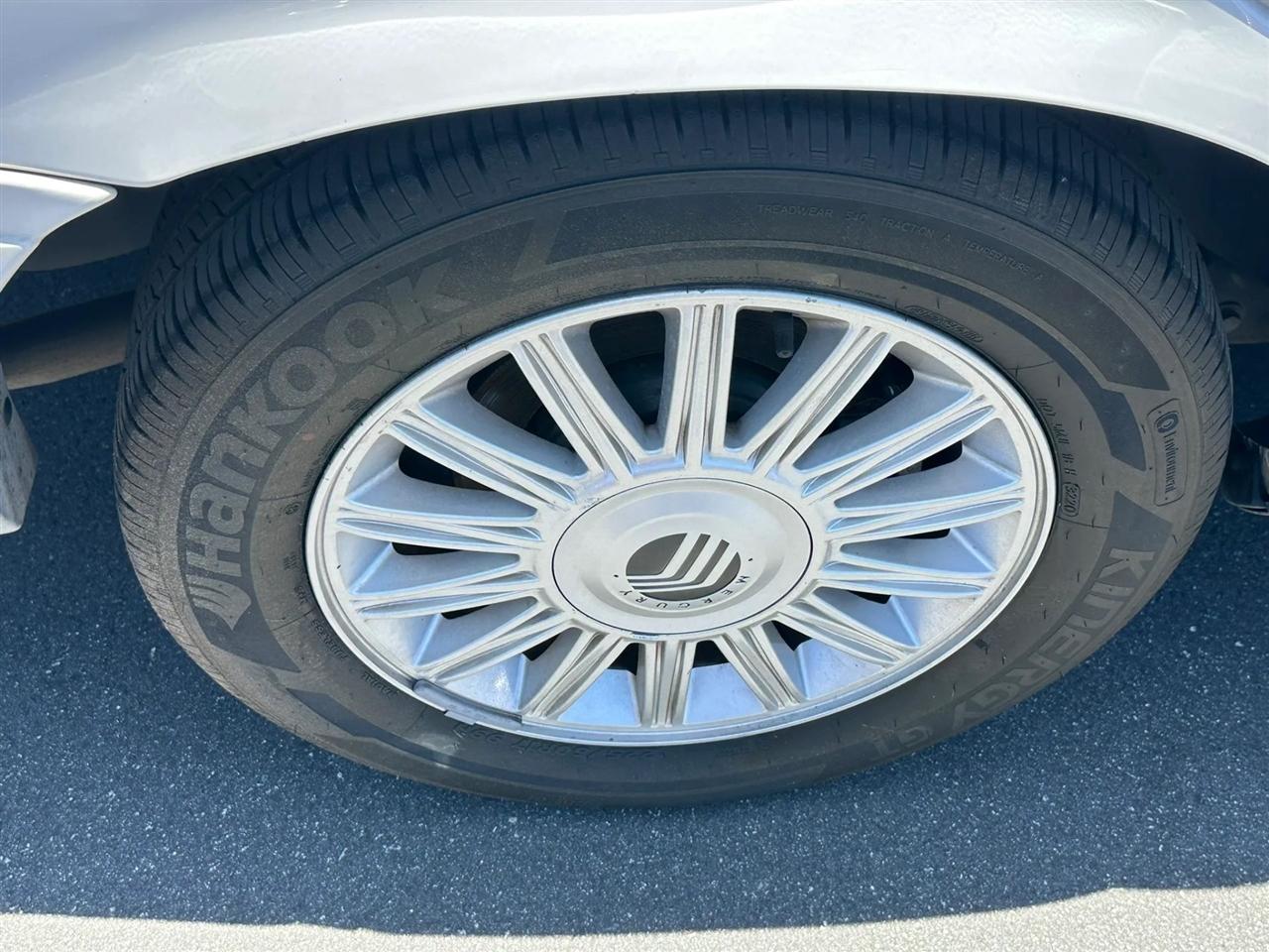 Mercury Grand Marquis 4dr Sdn LS 2011