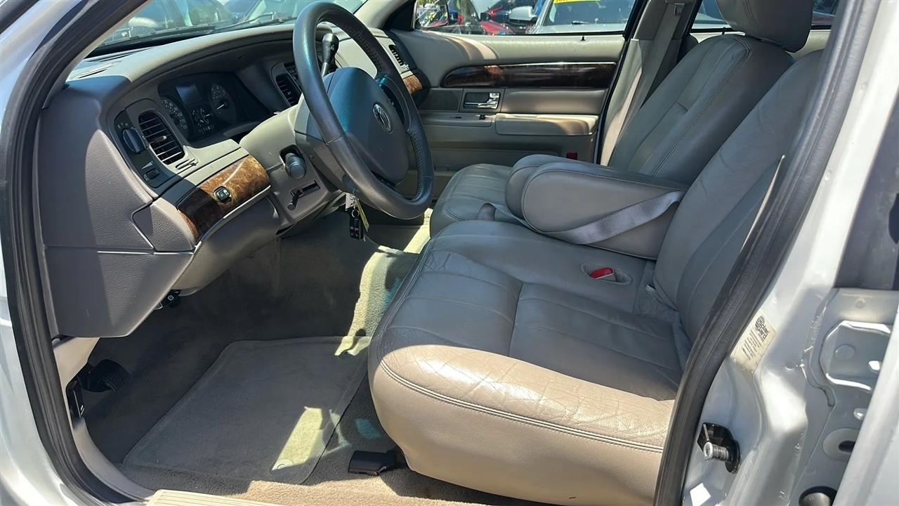 Mercury Grand Marquis 4dr Sdn LS 2011