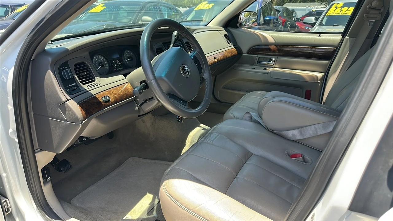 Mercury Grand Marquis 4dr Sdn LS 2011