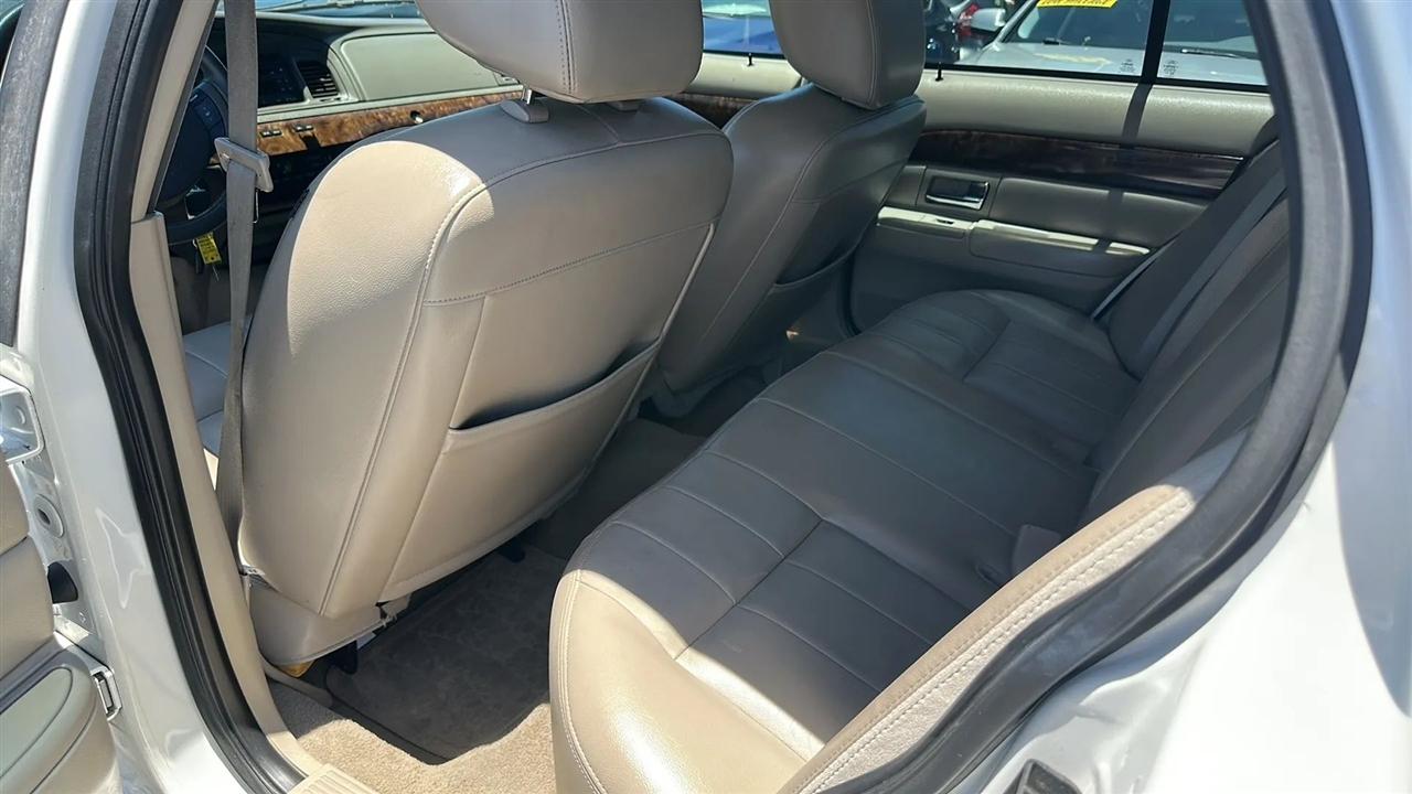 Mercury Grand Marquis 4dr Sdn LS 2011