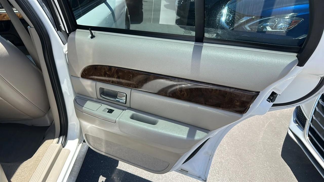 Mercury Grand Marquis 4dr Sdn LS 2011