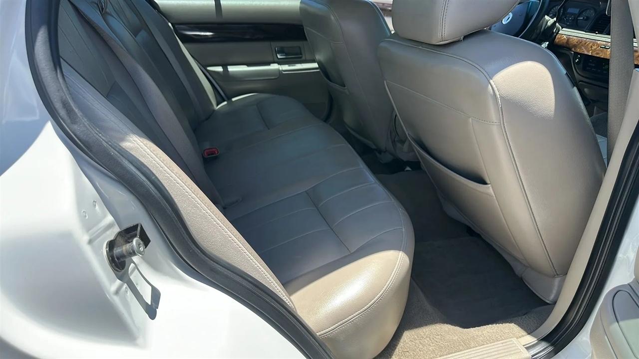 Mercury Grand Marquis 4dr Sdn LS 2011