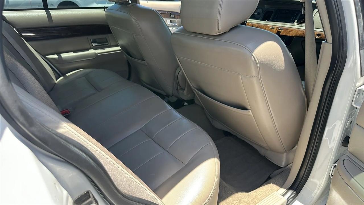 Mercury Grand Marquis 4dr Sdn LS 2011