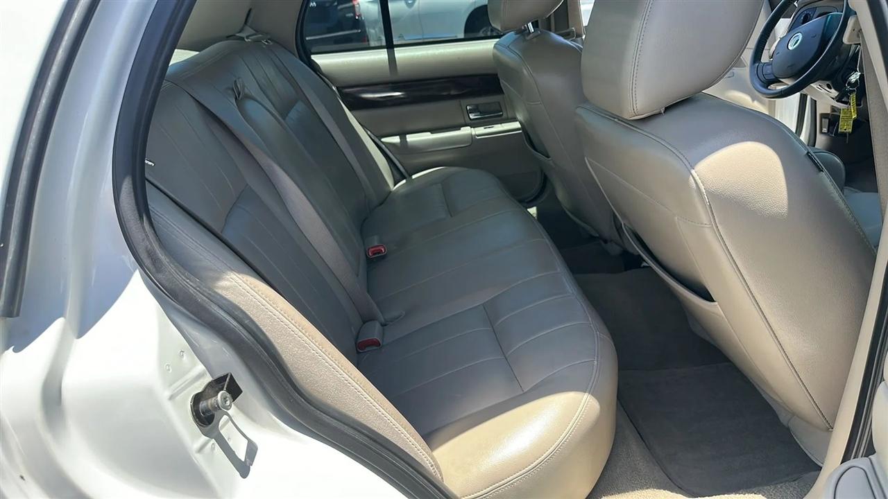Mercury Grand Marquis 4dr Sdn LS 2011