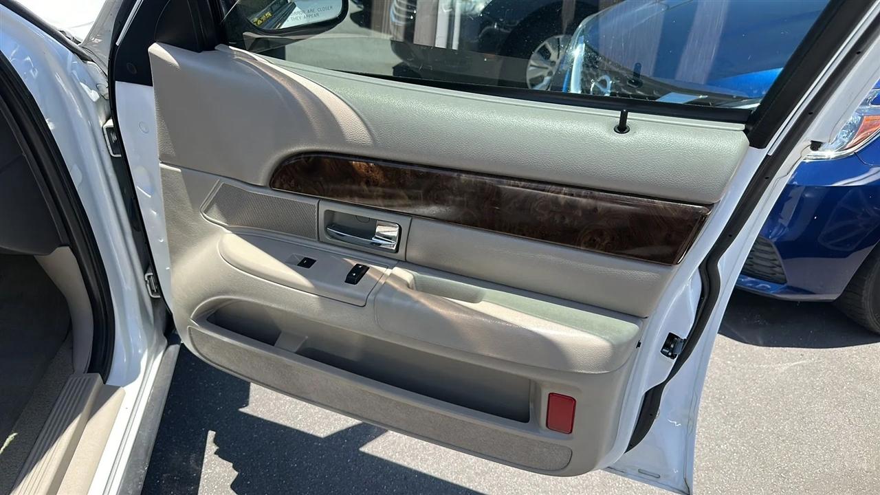 Mercury Grand Marquis 4dr Sdn LS 2011