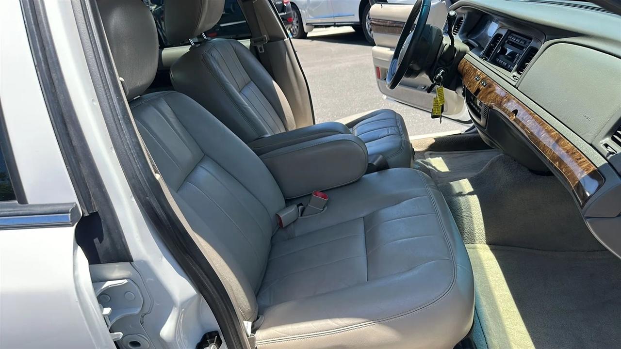 Mercury Grand Marquis 4dr Sdn LS 2011