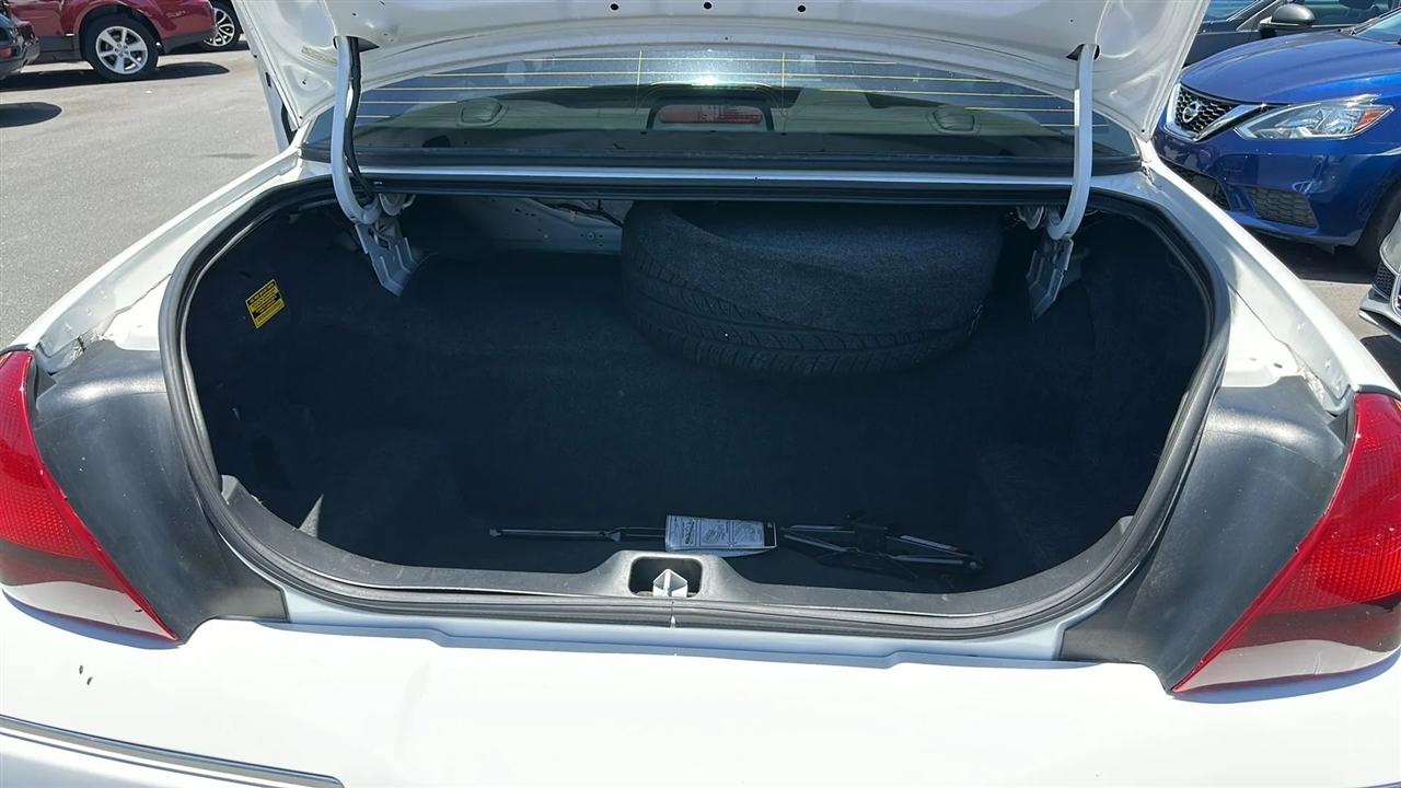 Mercury Grand Marquis 4dr Sdn LS 2011