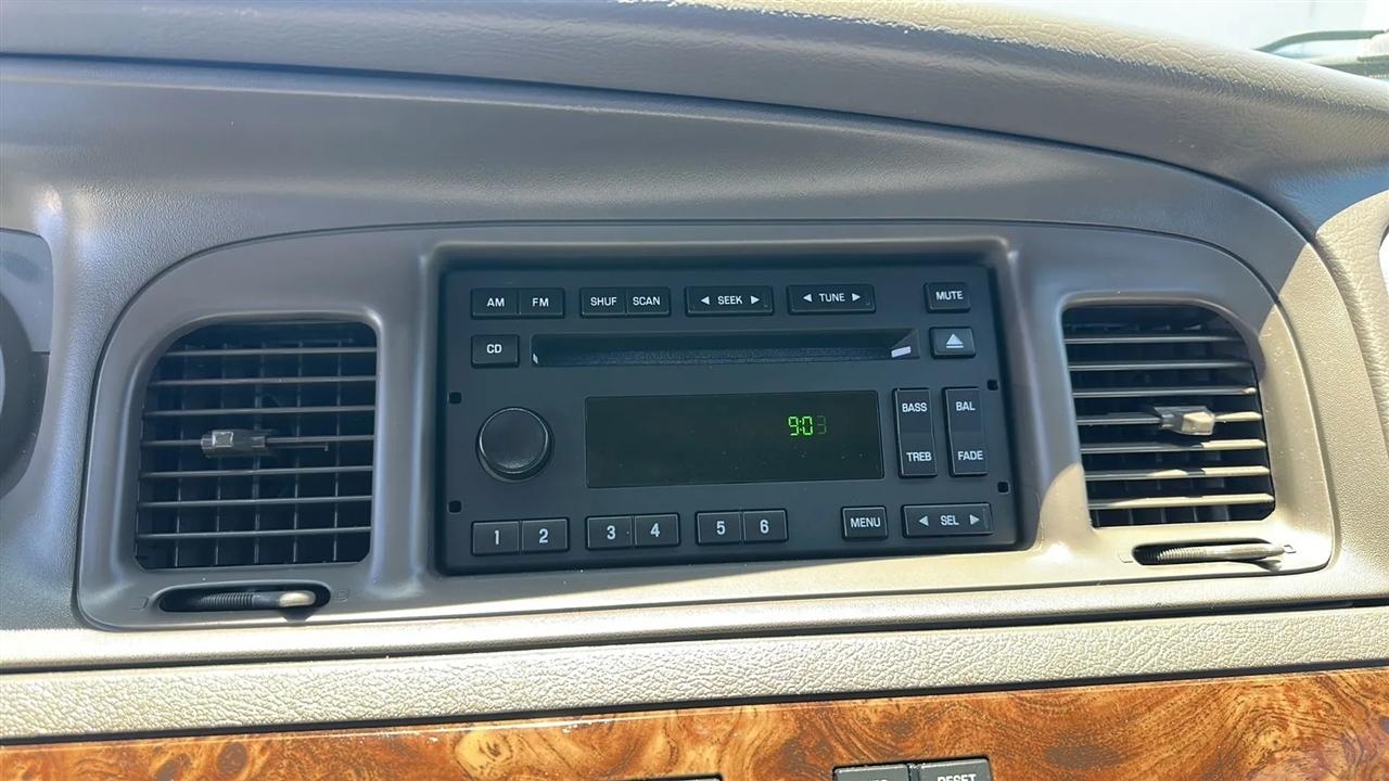 Mercury Grand Marquis 4dr Sdn LS 2011