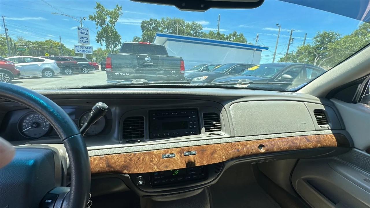 Mercury Grand Marquis 4dr Sdn LS 2011