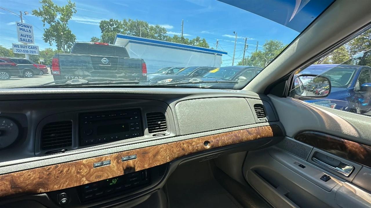 Mercury Grand Marquis 4dr Sdn LS 2011