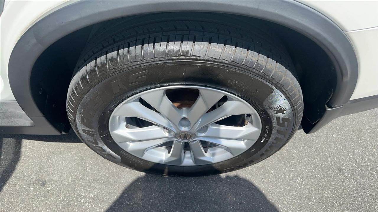 Nissan Rogue FWD 4dr SV 2016