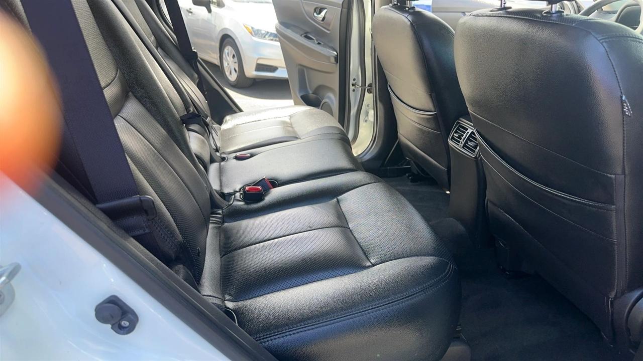 Nissan Rogue FWD 4dr SV 2016