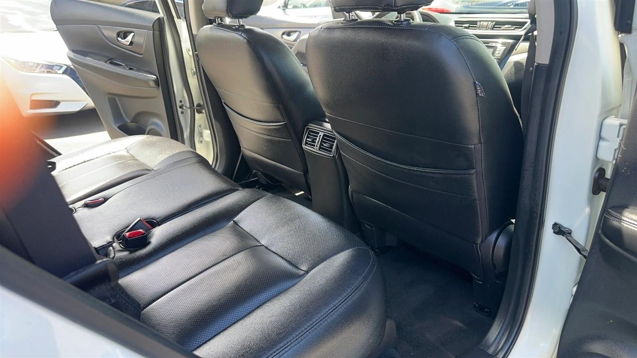 Nissan Rogue FWD 4dr SV 2016