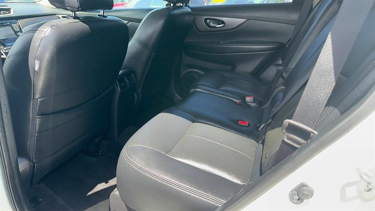 Nissan Rogue FWD 4dr SV 2016