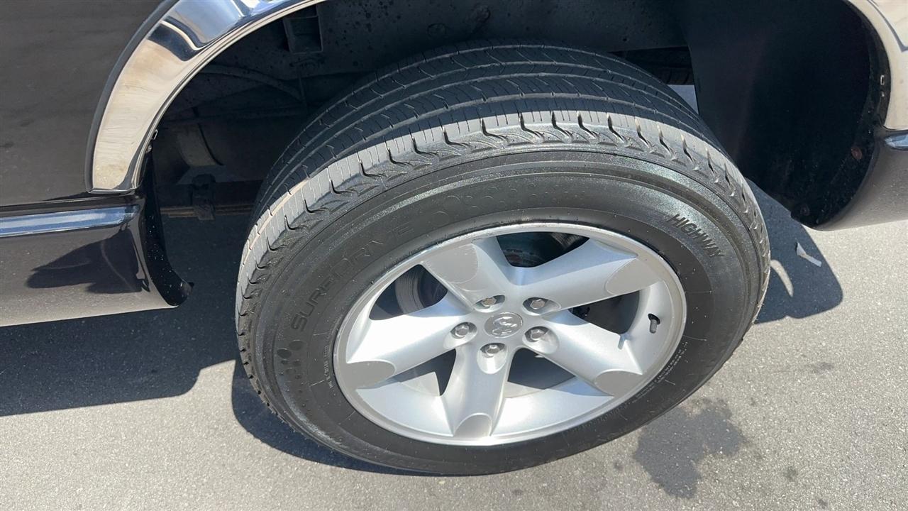 Dodge Ram 1500 2WD Quad Cab 140.5" SLT 2007