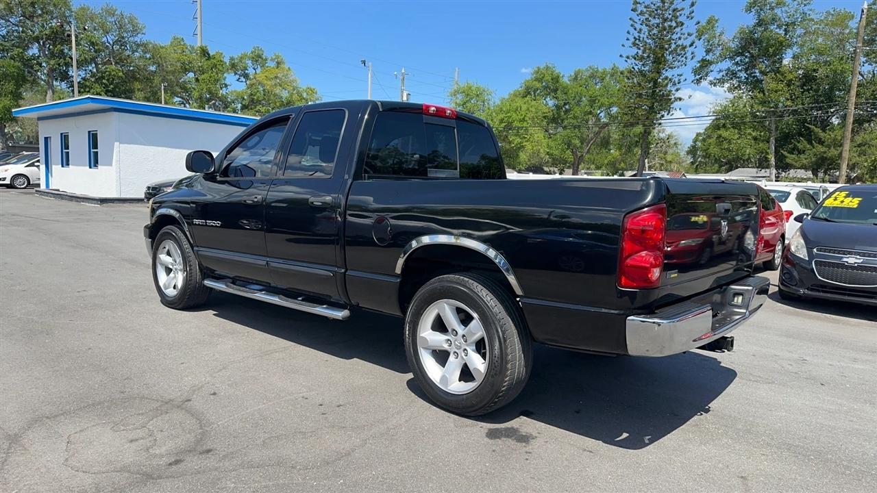 Dodge Ram 1500 2WD Quad Cab 140.5" SLT 2007