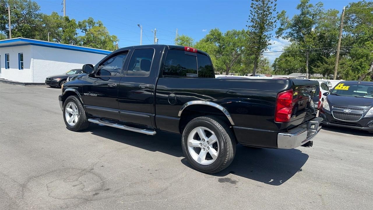 Dodge Ram 1500 2WD Quad Cab 140.5" SLT 2007