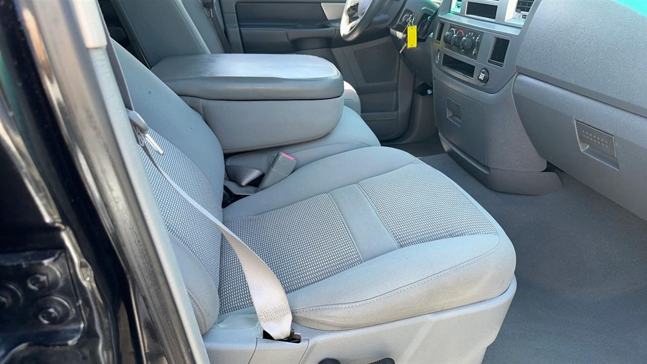 Dodge Ram 1500 2WD Quad Cab 140.5" SLT 2007