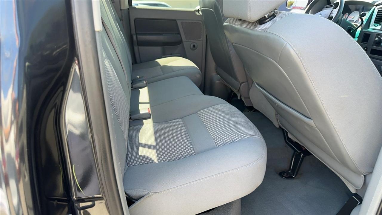 Dodge Ram 1500 2WD Quad Cab 140.5" SLT 2007