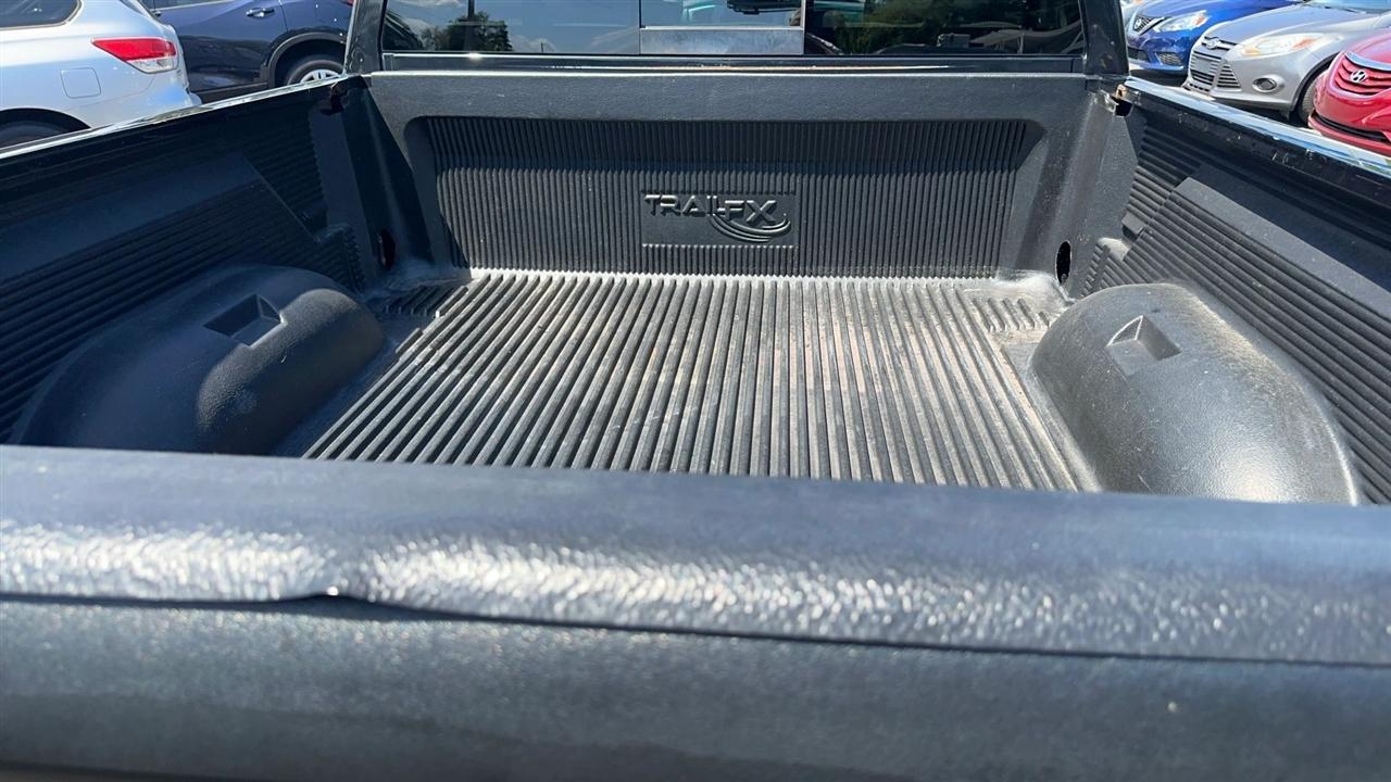 Dodge Ram 1500 2WD Quad Cab 140.5" SLT 2007