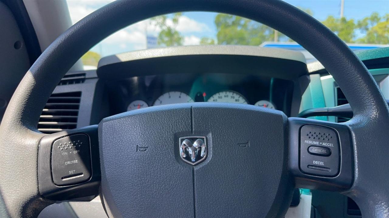 Dodge Ram 1500 2WD Quad Cab 140.5" SLT 2007