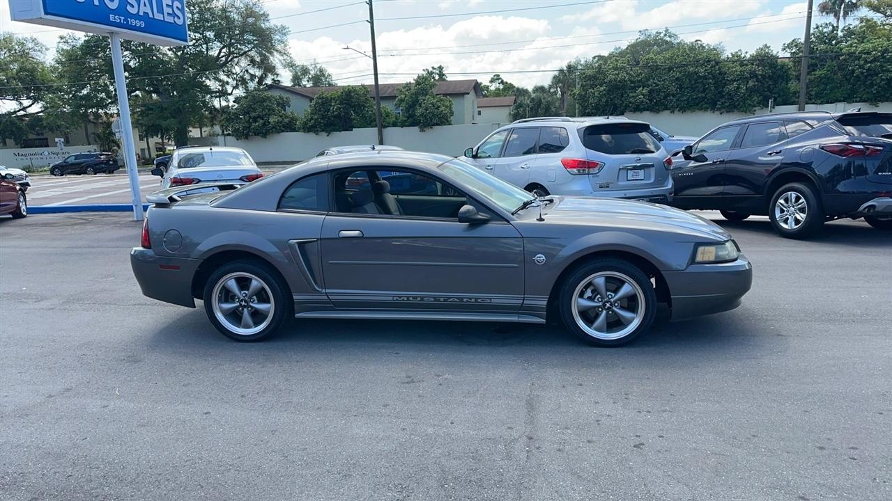 Ford Mustang 2dr Cpe Standard 2004