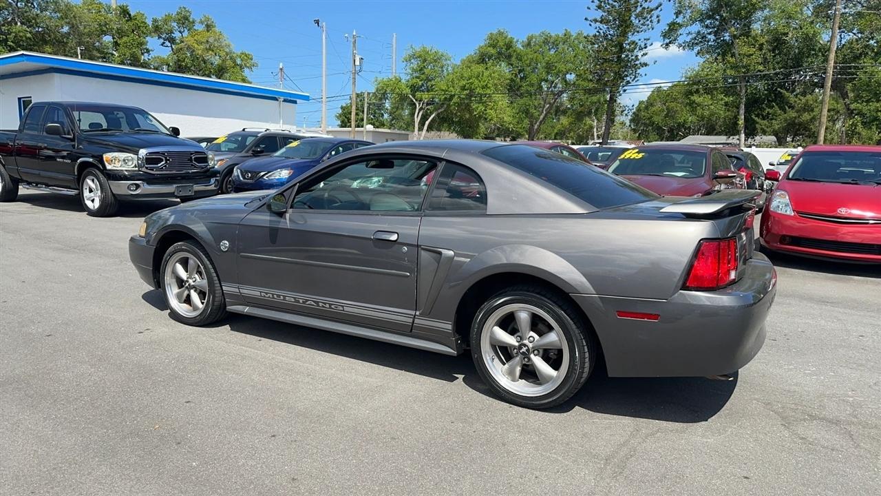 Ford Mustang 2dr Cpe Standard 2004