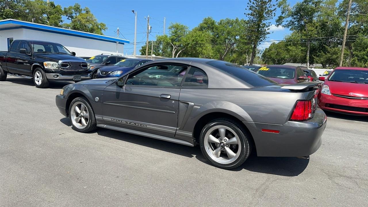 Ford Mustang 2dr Cpe Standard 2004