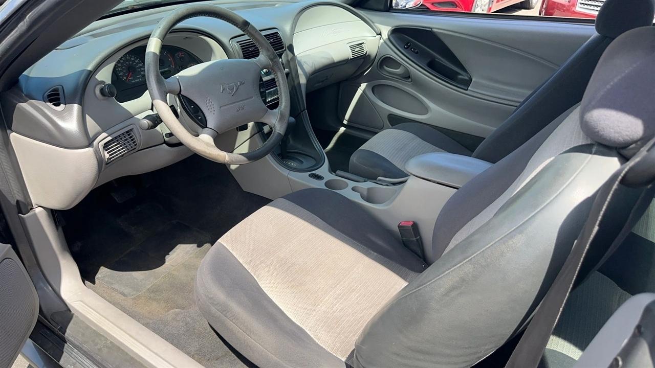 Ford Mustang 2dr Cpe Standard 2004