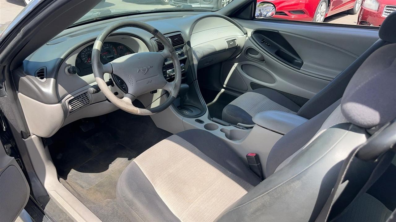 Ford Mustang 2dr Cpe Standard 2004