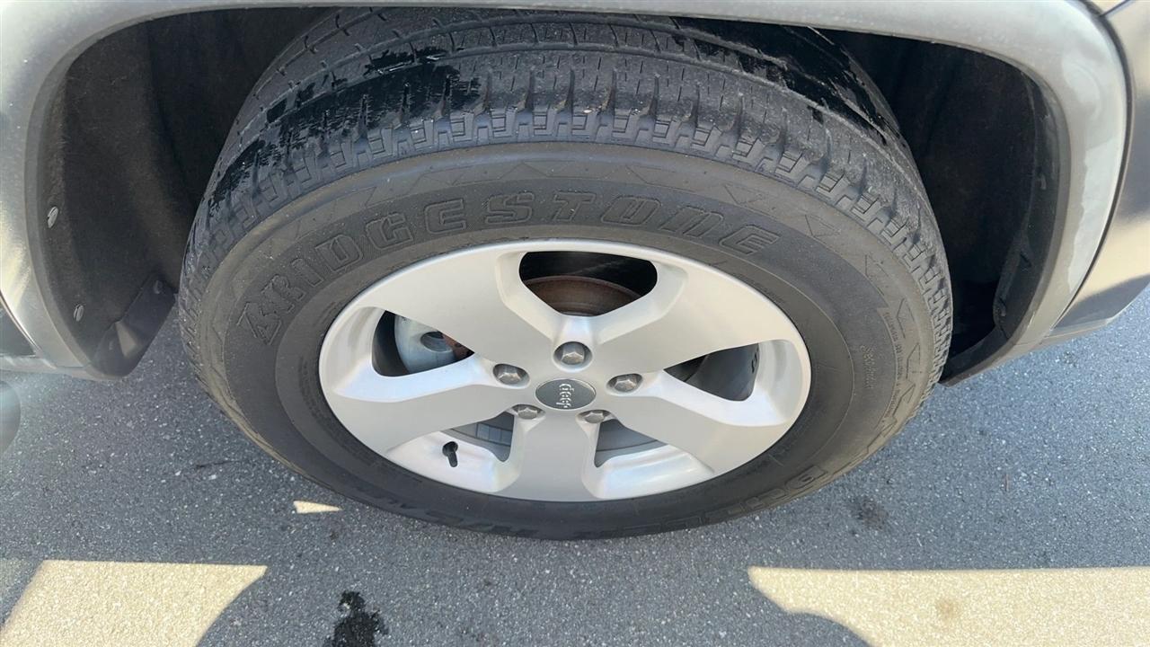 Jeep Grand Cherokee RWD 4dr Laredo 2011