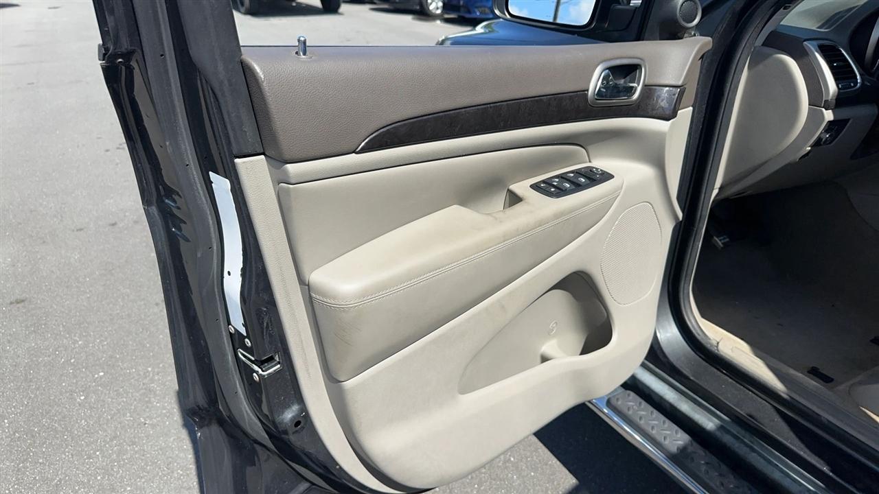 Jeep Grand Cherokee RWD 4dr Laredo 2011