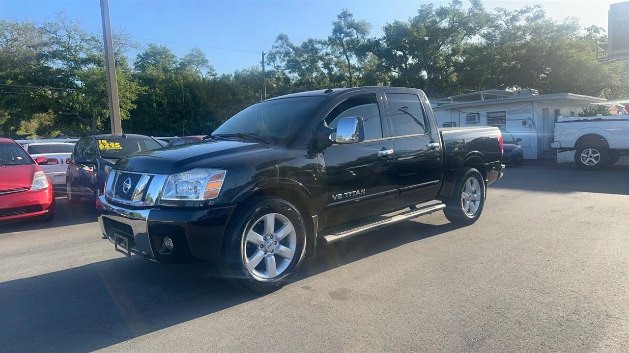 Nissan Titan 2WD Crew Cab SWB LE 2010