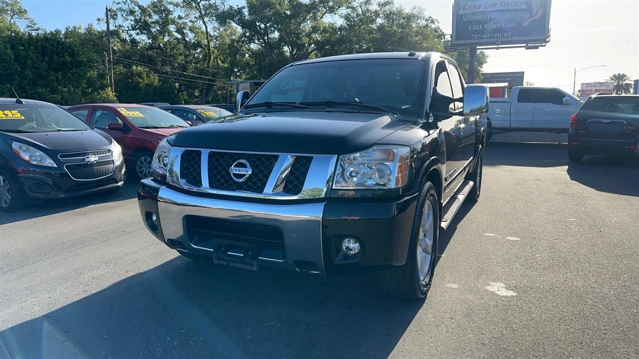 Nissan Titan 2WD Crew Cab SWB LE 2010